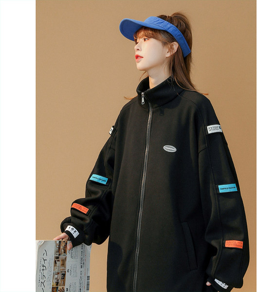 Széles modell őszi kabát, széles ujjakkal