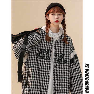 Őszi női kabát - rögzítőgombok