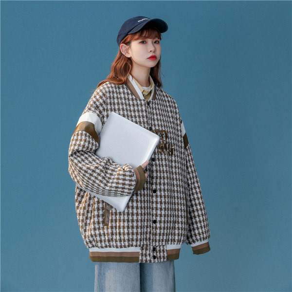 Őszi női kabát - rögzítőgombok