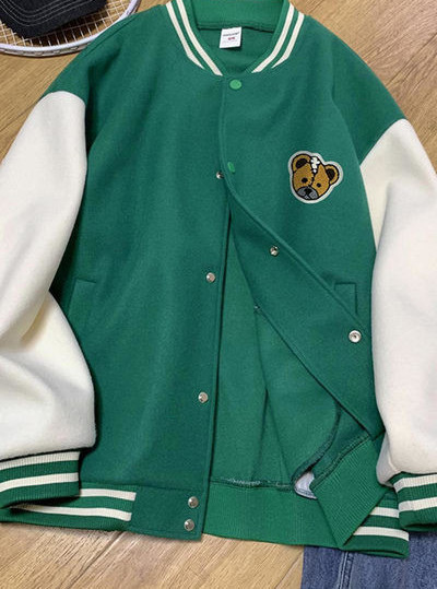 Női őszi kabát medvével