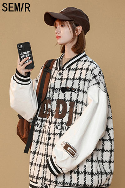 Sportdzseki dekoratív nyomattal és gombokkal