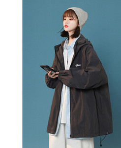 Női kabát őszre kapucnival