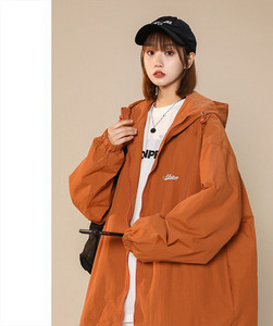 Női kabát őszre kapucnival