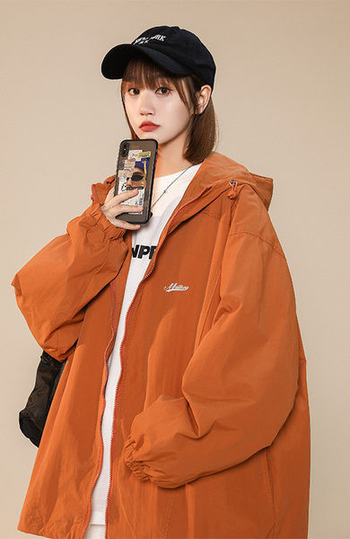 Női kabát őszre kapucnival