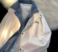 Γυναικείο φθινοπωρινό μπουφάν με τζιν φόδρα και φερμουάρ