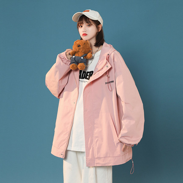 Sportos őszi kabát kapucnival