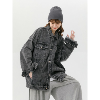 Ženska jesenja jakna sa širokim rukavima i gumbima