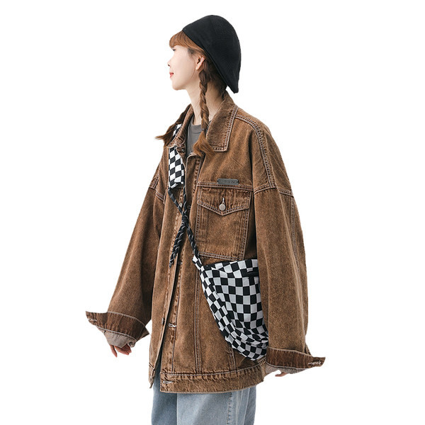 Ženska jesenja jakna sa širokim rukavima i gumbima