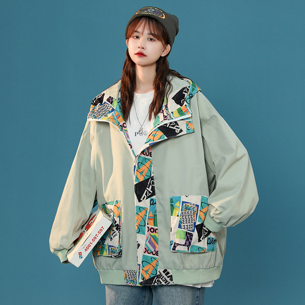 Дамско яке с декоративна разцветка с качулка и копчета 