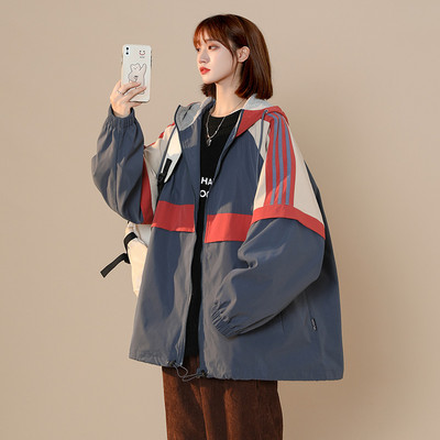 Ženska jesenja jakna - s kapuljačom i patentnim zatvaračem