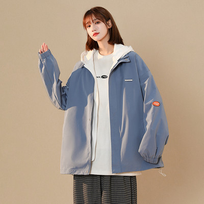 Ženska jesenja jakna - s kapuljačom i patentnim zatvaračem