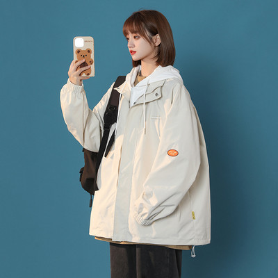 Ženska jesenja jakna - s kapuljačom i patentnim zatvaračem