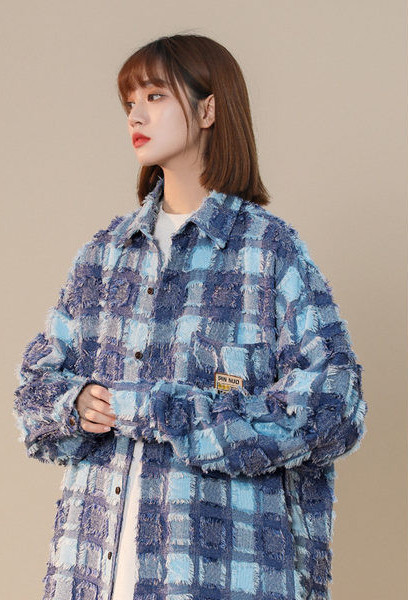 Női széles modell kabát gombokkal