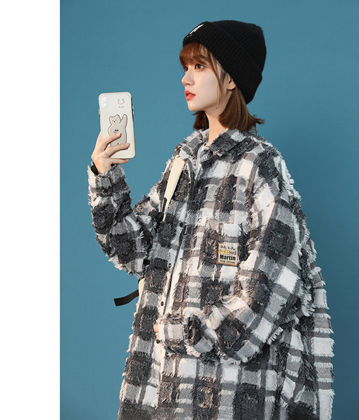 Női széles modell kabát gombokkal