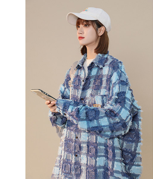 Női széles modell kabát gombokkal