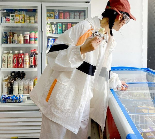 Női alkalmi kabát cipzárral és gumival