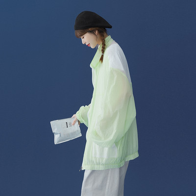 Bő, kapucnis női kabát többféle színben