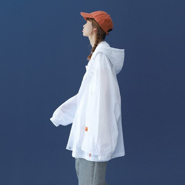 Bő, kapucnis női kabát többféle színben