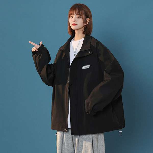 Női kabát különböző színekben, zsebbel