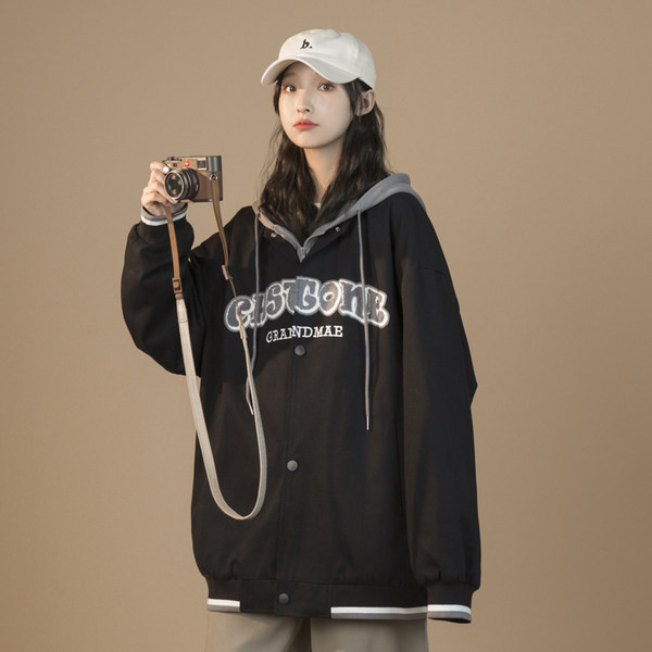 Női széles modellkabát cipzárral és zsebbel