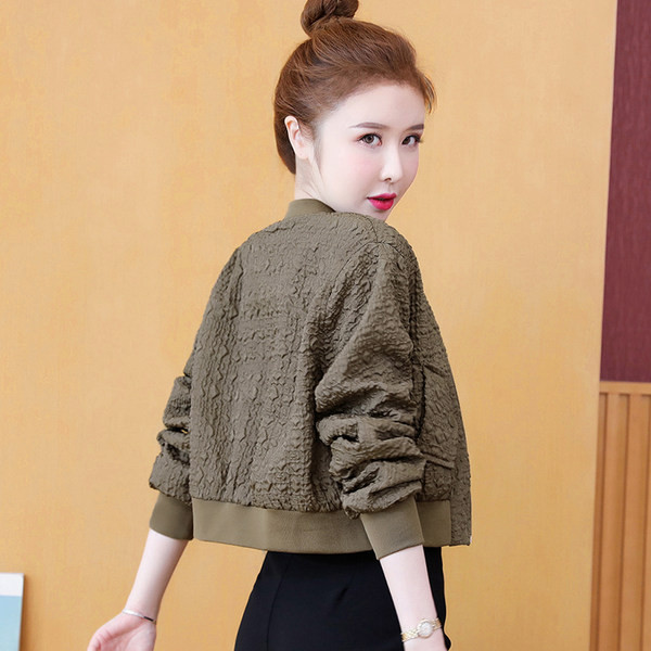 Ženska jesenska jakna - kratka tanka