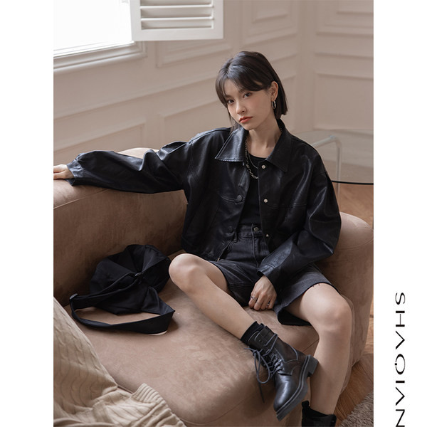 Дамско есенно яке - черно кожено 