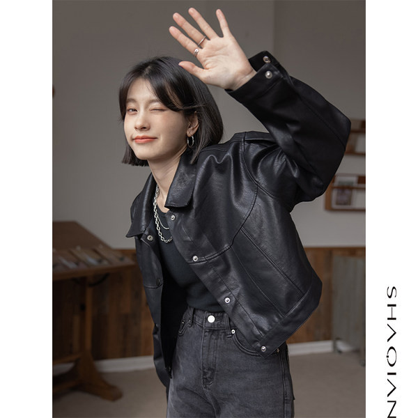 Дамско есенно яке - черно кожено 