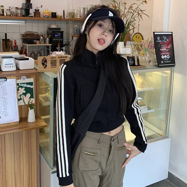 Női alkalmi sportdzseki magas gallérral egy színben