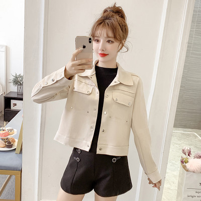 Női őszi kabát - rövid, gombos modell