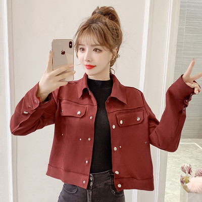 Női őszi kabát - rövid, gombos modell