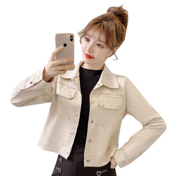 Női őszi kabát - rövid, gombos modell