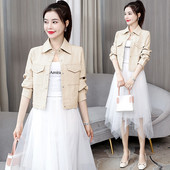 Elegáns rövid farmer női kabát díszkövekkel