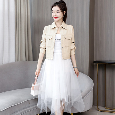 Elegáns rövid farmer női kabát díszkövekkel