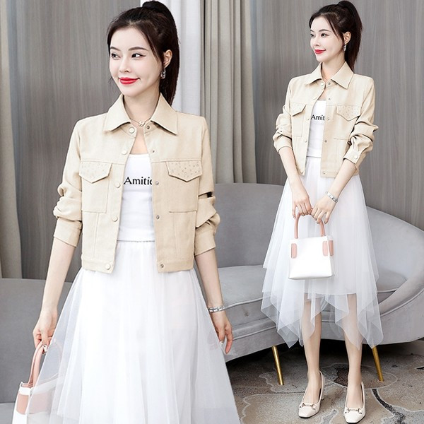 Elegáns rövid farmer női kabát díszkövekkel