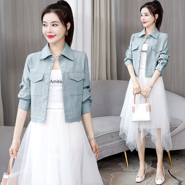 Elegáns rövid farmer női kabát díszkövekkel