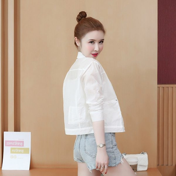 Късо есенно яке с копчета 