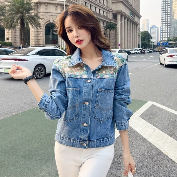 Ženska traper jakna sa šljokicama