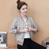 Női kockás kabát zsebbel