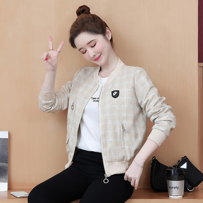 Női kockás kabát zsebbel