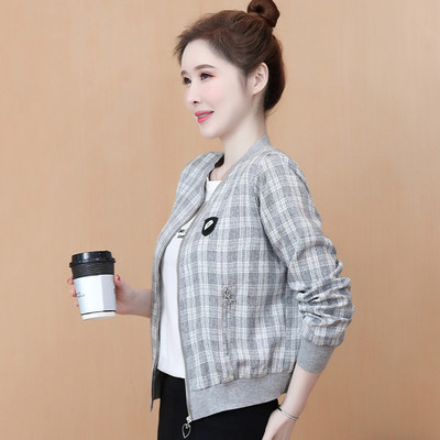 Női kockás kabát zsebbel