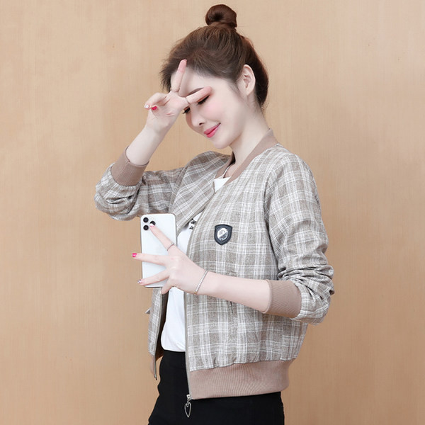 Női kockás kabát zsebbel