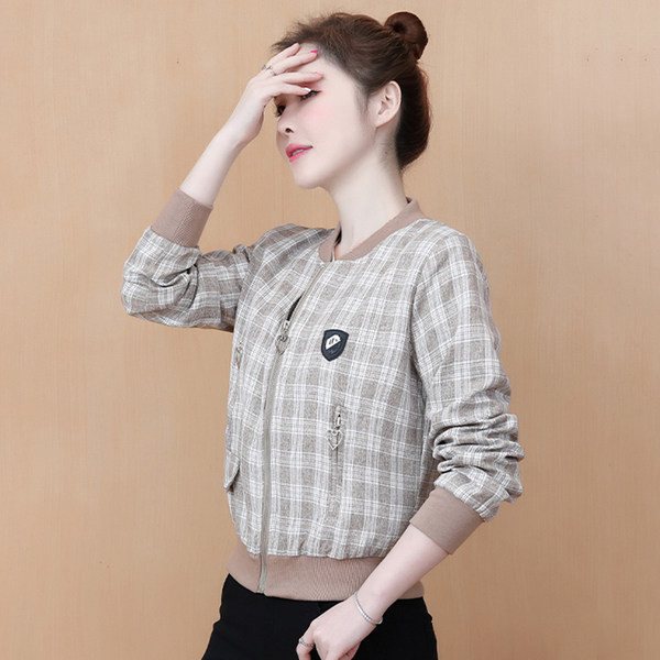 Női kockás kabát zsebbel