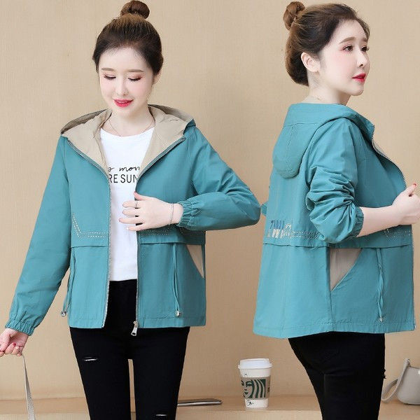 Őszi női kapucnis kabát - tiszta modell