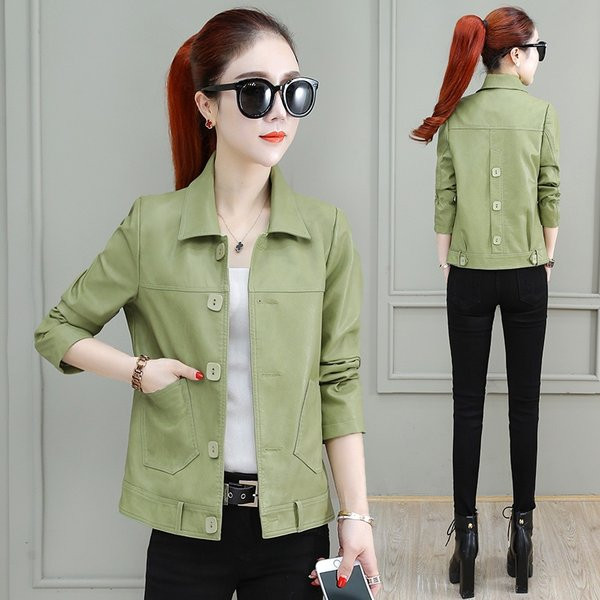 Női bőrkabát gombokkal - rövid