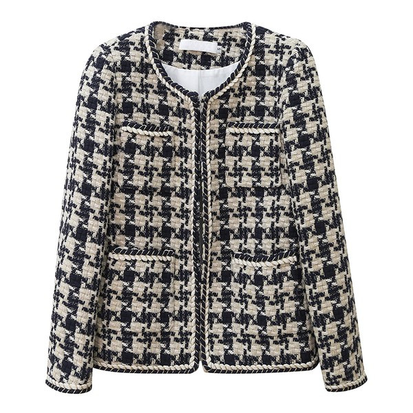 Elegáns női kabát U-alakú, gombos gallérral