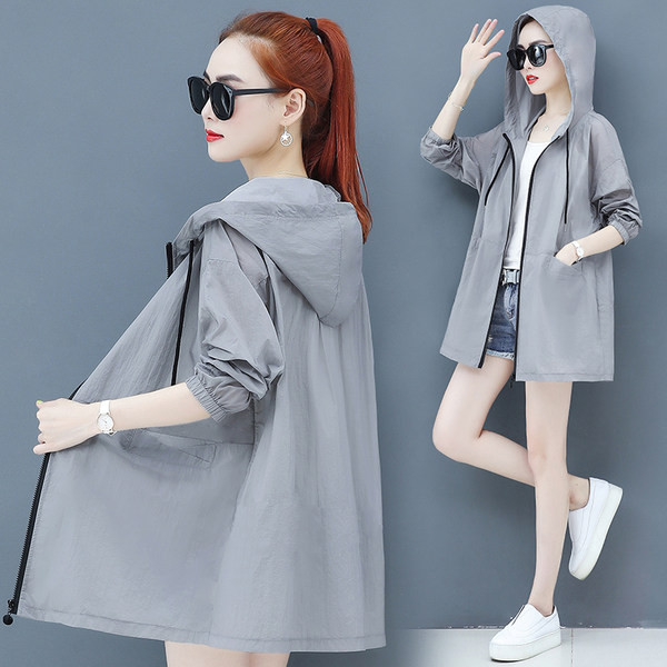 Női napvédő kabát kapucnival és zsebbel