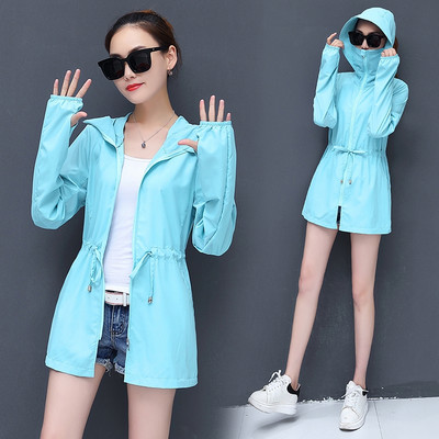 Női napvédő kabát magas kabáttal és nyitott kapucnival