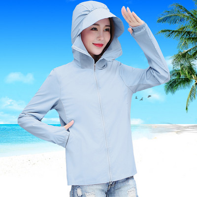 Női napvédő kabát magas kabáttal és nyitott kapucnival