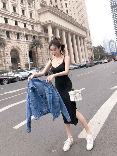 Naiste sügisjope tikandite ja pärlitega