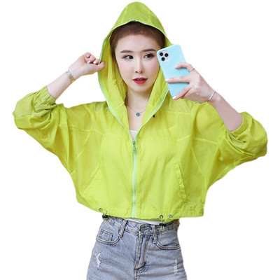 Női napvédő kabát kapucnival és zsebbel